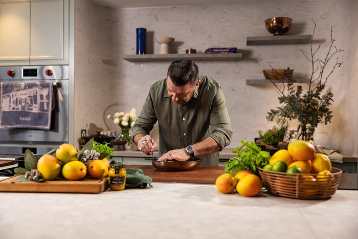 A CUSTOMER-CENTRIC APPROACH TO INFLUENCER COLLABORATION